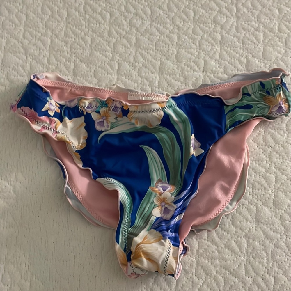 Like new, surf brand (Hobie) bikini bottoms kids 👙